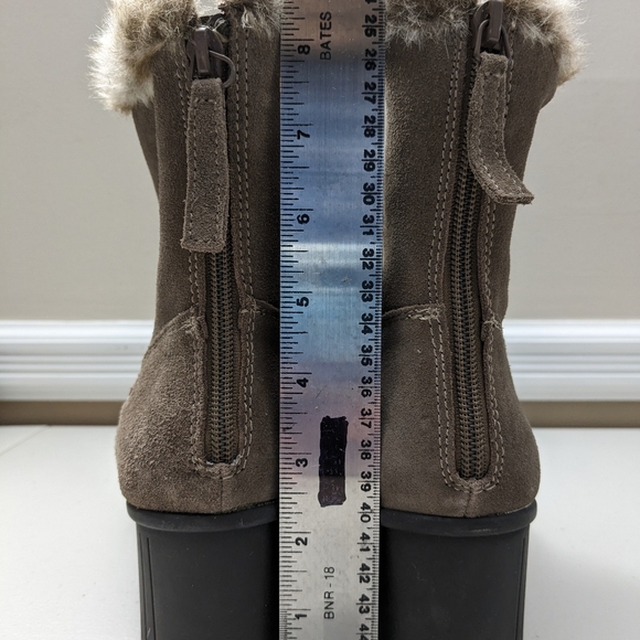 Women's suede Aeropostale boots, size 9. Tan. Two inch wedge heel. - Picture 11 of 13